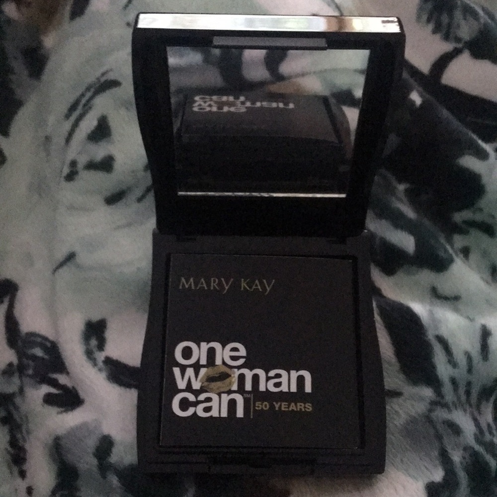 MK Designer Compact - Picture 1 of 3